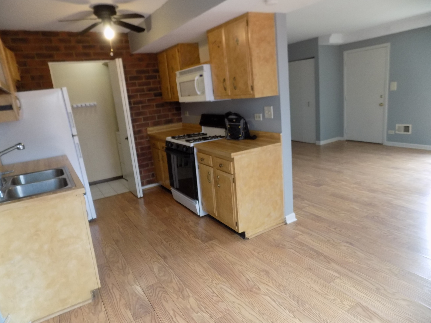 1848 STOCKTON Drive #1848, Hoffman Estates, IL 60169
