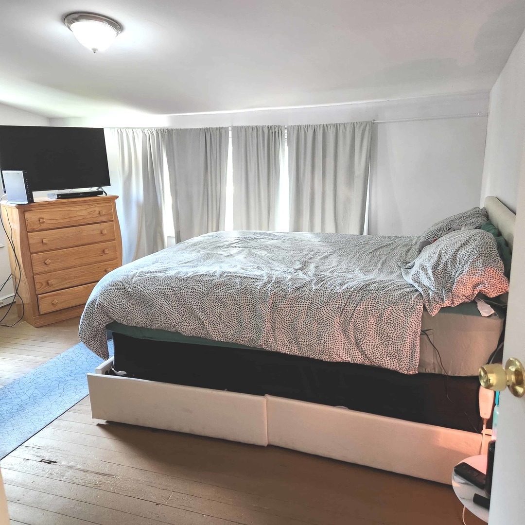 908 Ridge Avenue, Wauconda, IL 60084