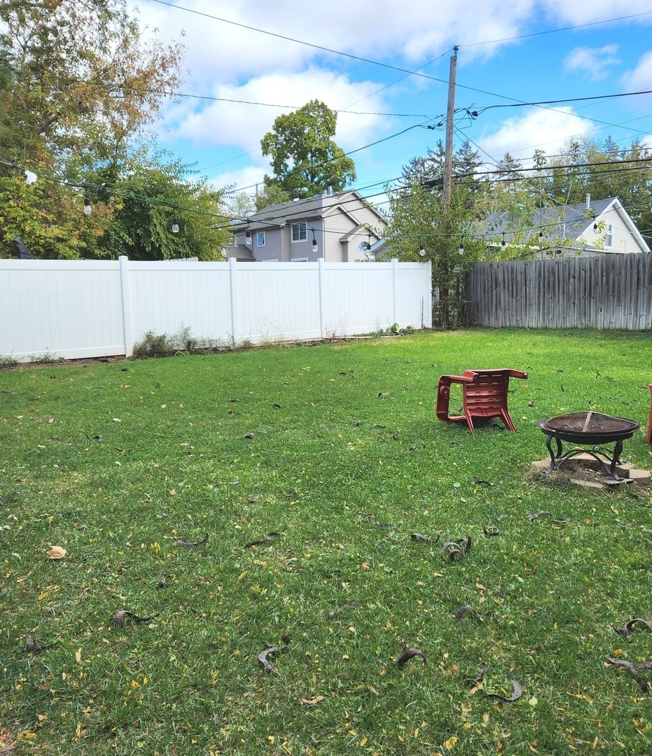 908 Ridge Avenue, Wauconda, IL 60084