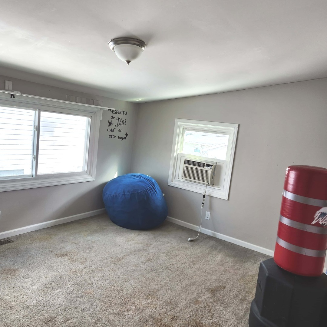 908 Ridge Avenue, Wauconda, IL 60084