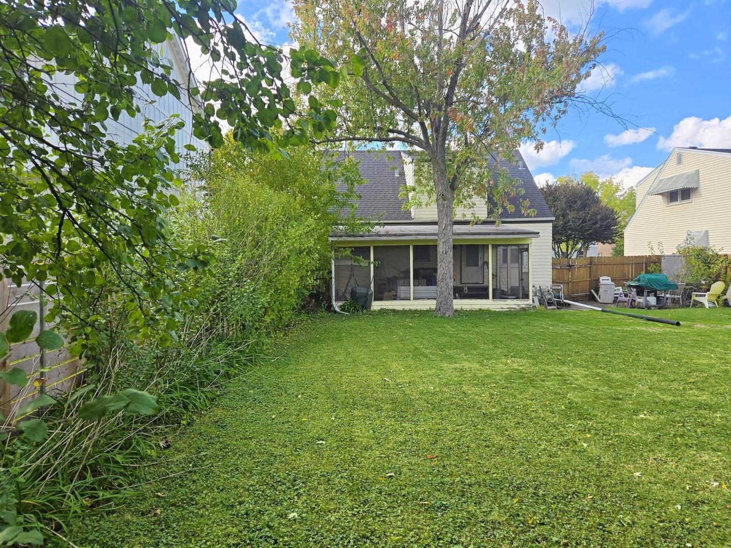 1005 S Mitchell Avenue, Elmhurst, IL 60126