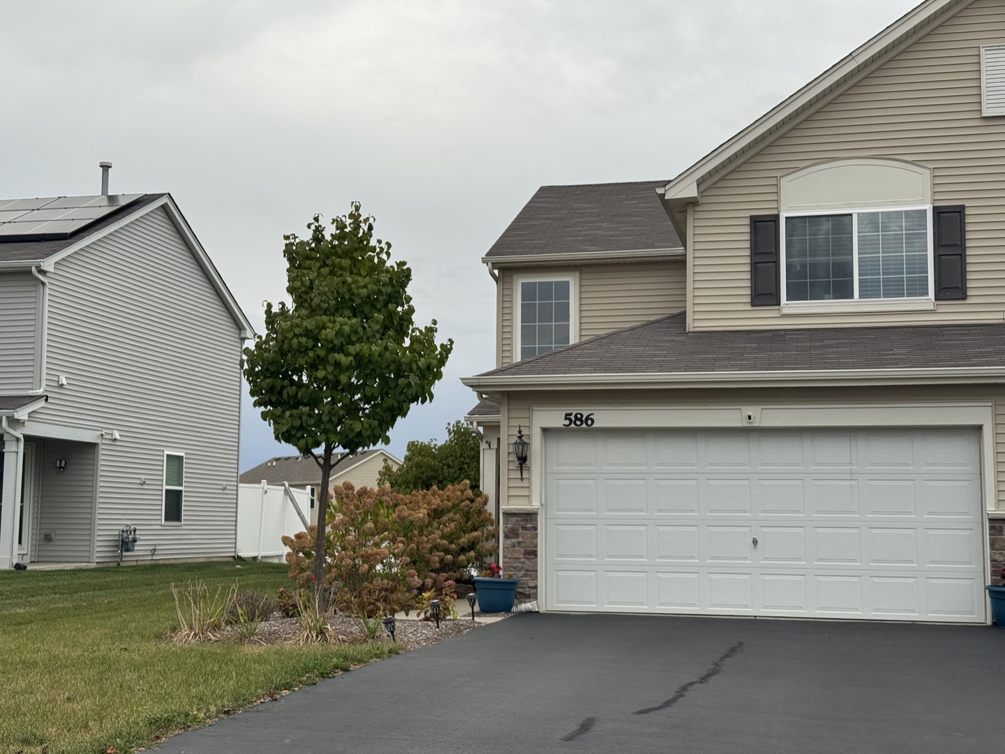 586 Vine Street, Hampshire, IL 60140