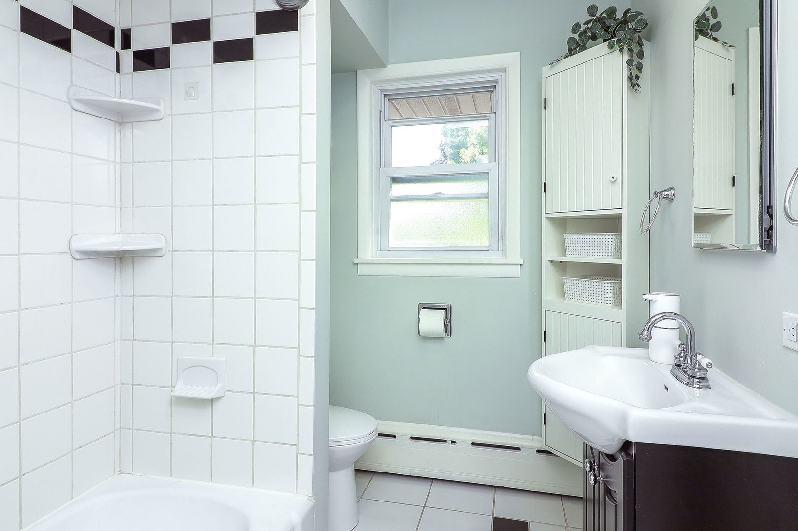 1 W Logan Street, Lemont, IL 60439