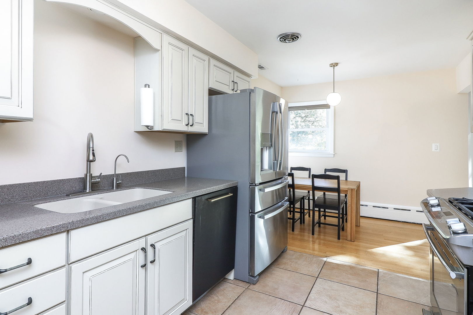 1 W Logan Street, Lemont, IL 60439