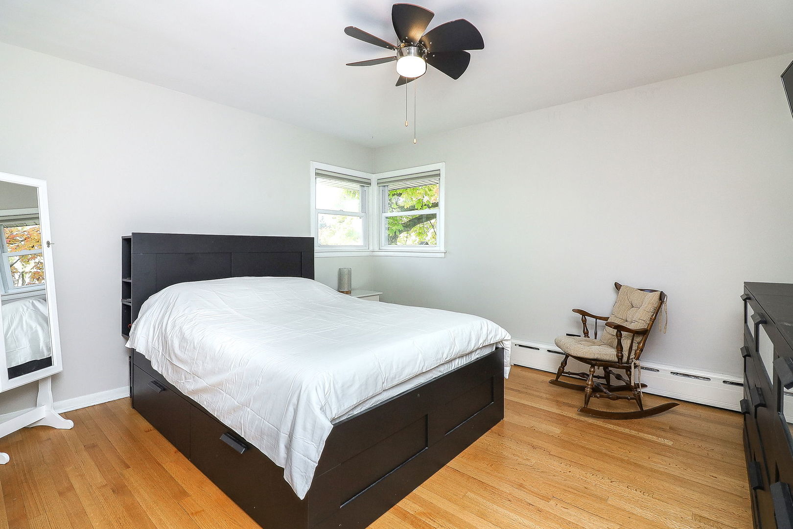 1 W Logan Street, Lemont, IL 60439