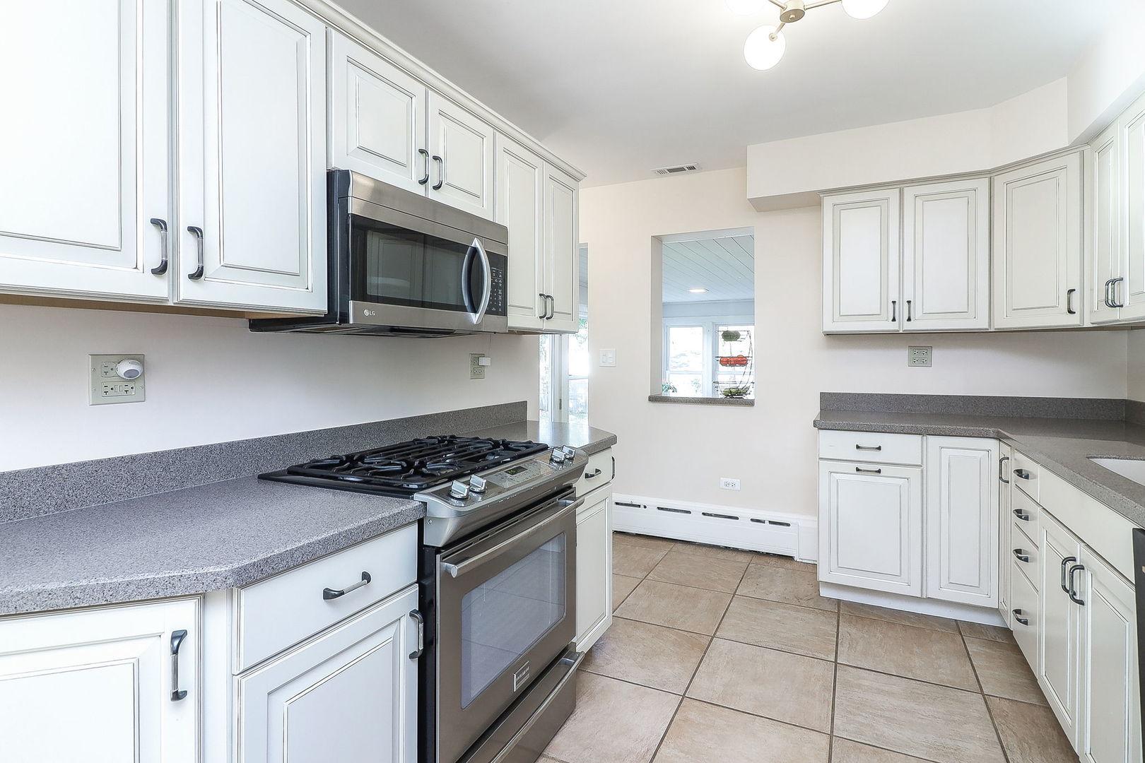 1 W Logan Street, Lemont, IL 60439