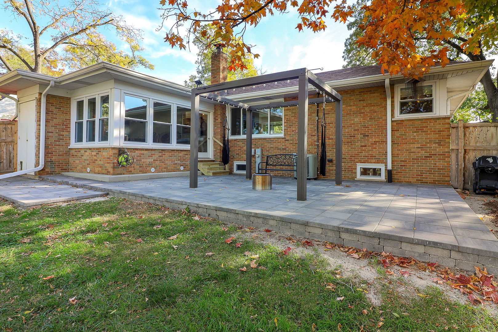 1 W Logan Street, Lemont, IL 60439