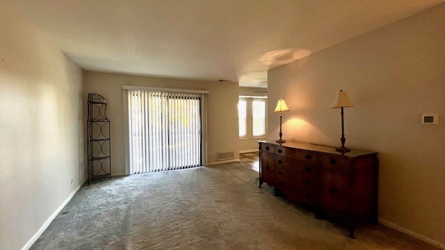 2275 COUNTRY CLUB Drive #22, Woodridge, IL 60517