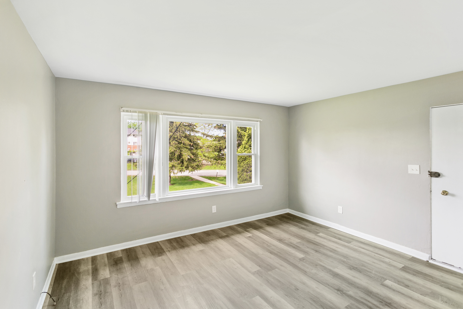 991 Tollview Avenue #4, Aurora, IL 60505