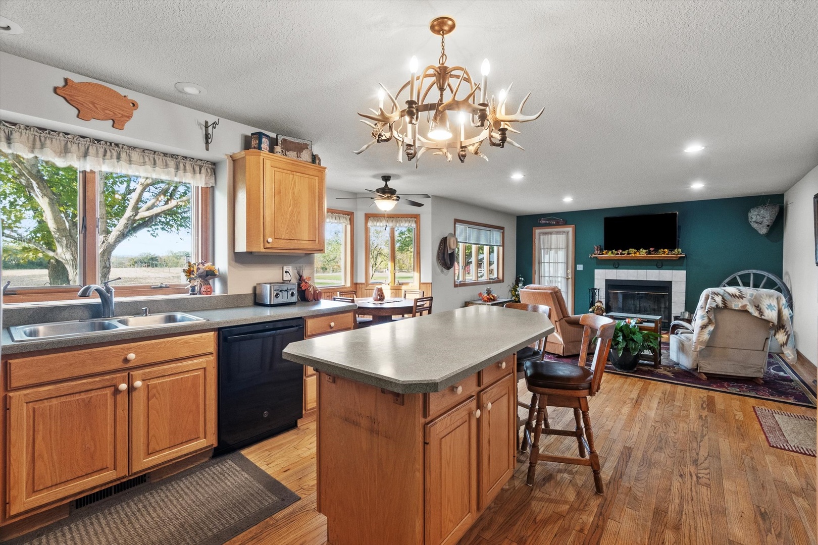 15344 Norrish Road, Morrison, IL 61270