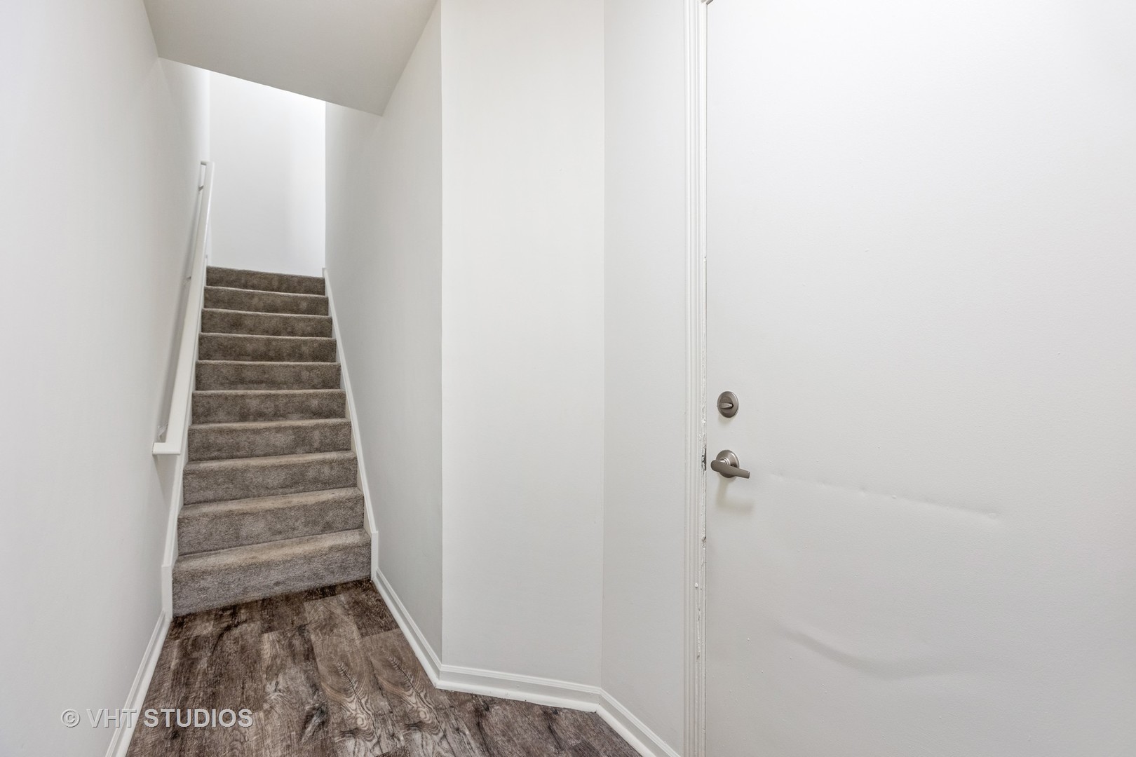 198 Bach Court #198, Wheaton, IL 60189