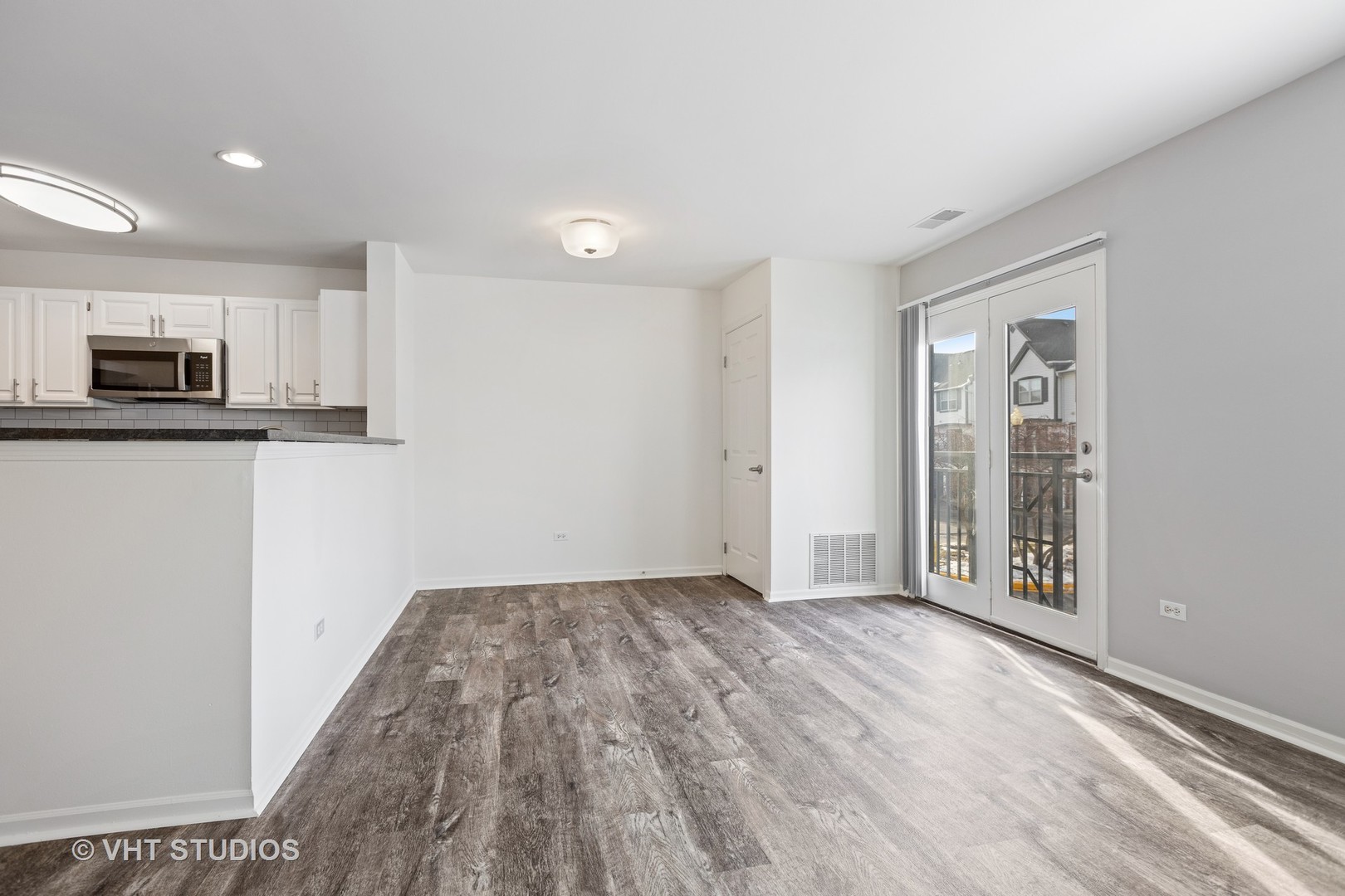 198 Bach Court #198, Wheaton, IL 60189