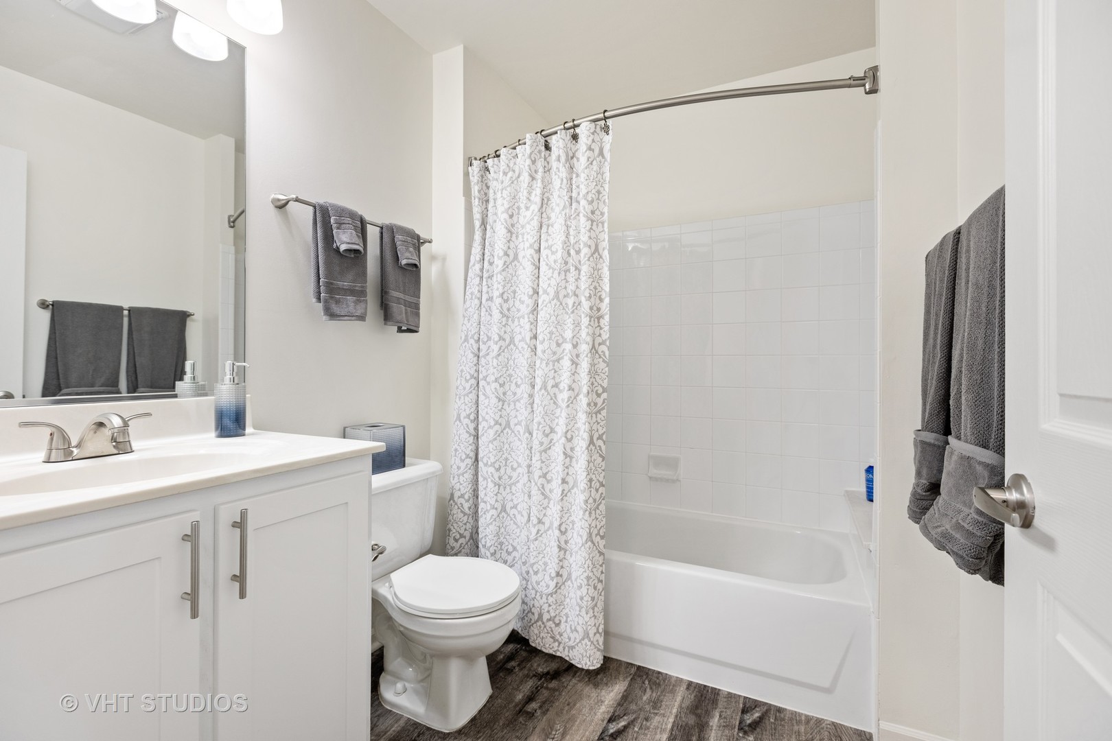 212 Bach Court #212, Wheaton, IL 60189