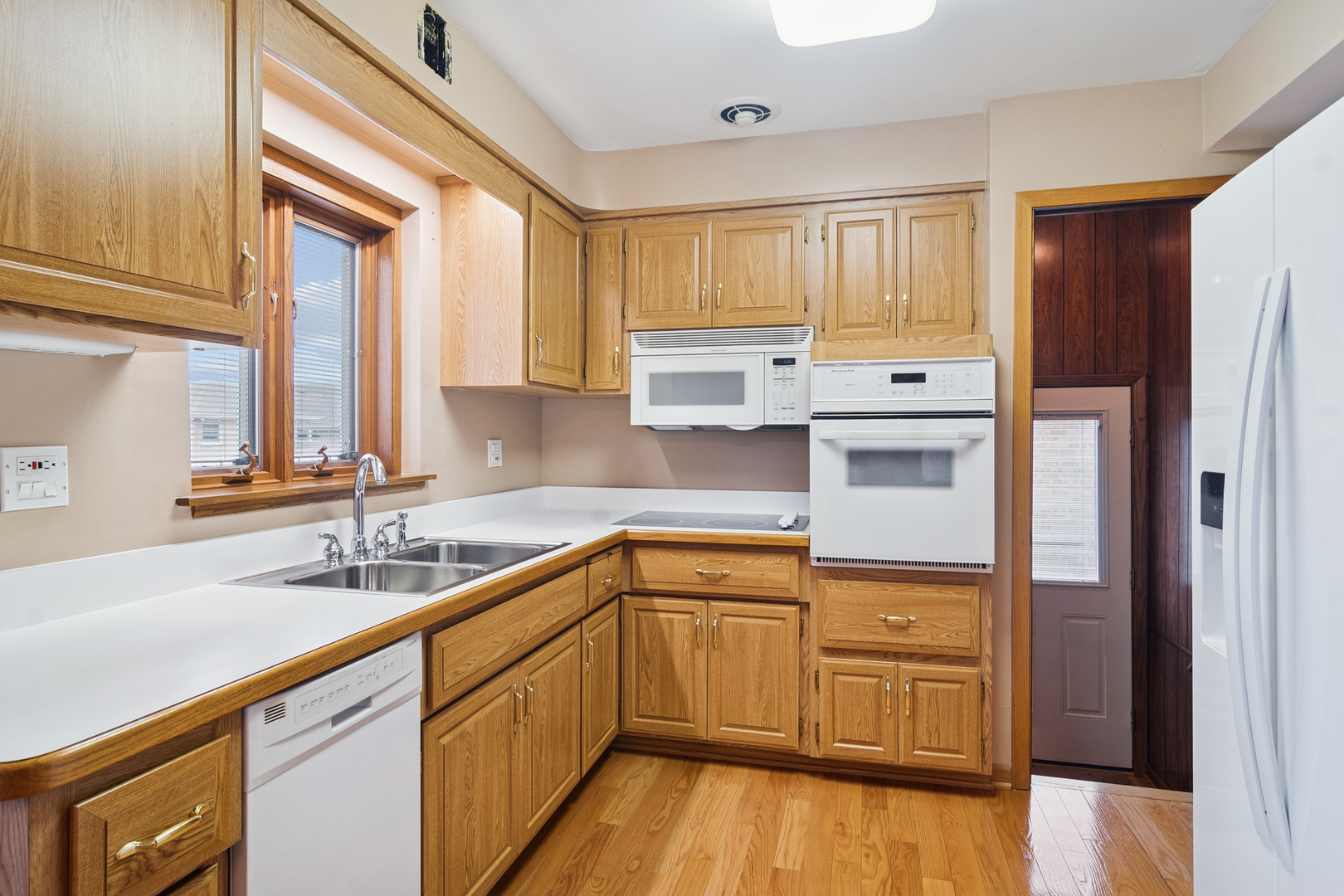 7815 N Oleander Avenue, Niles, IL 60714