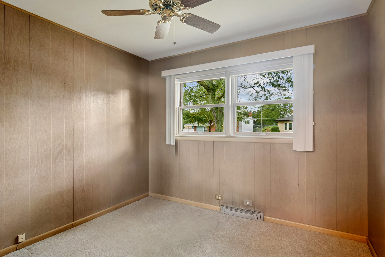 7815 N Oleander Avenue, Niles, IL 60714