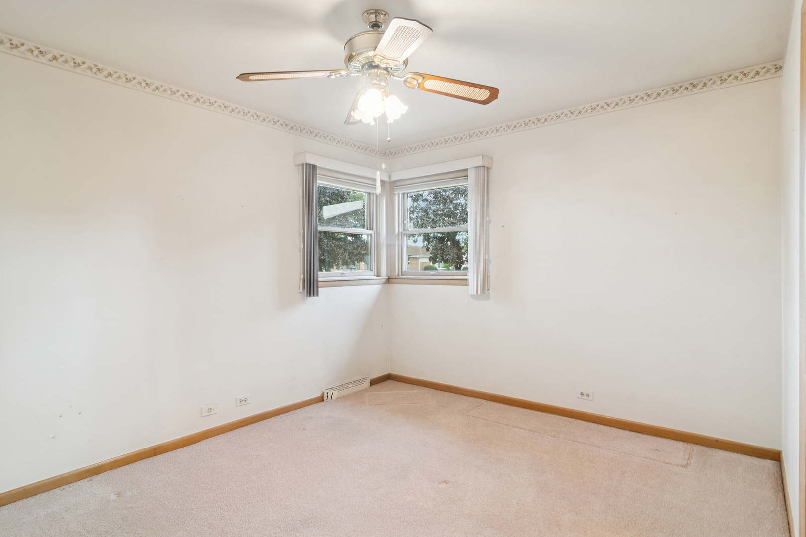 7815 N Oleander Avenue, Niles, IL 60714