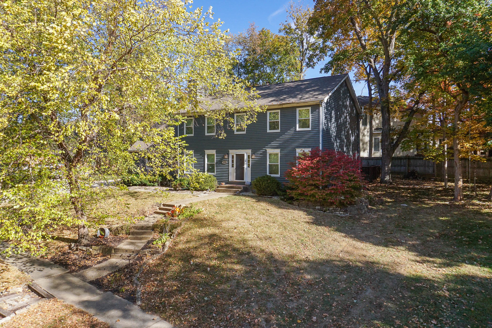 1608 Sweetbriar Drive, Bloomington, IL 61701