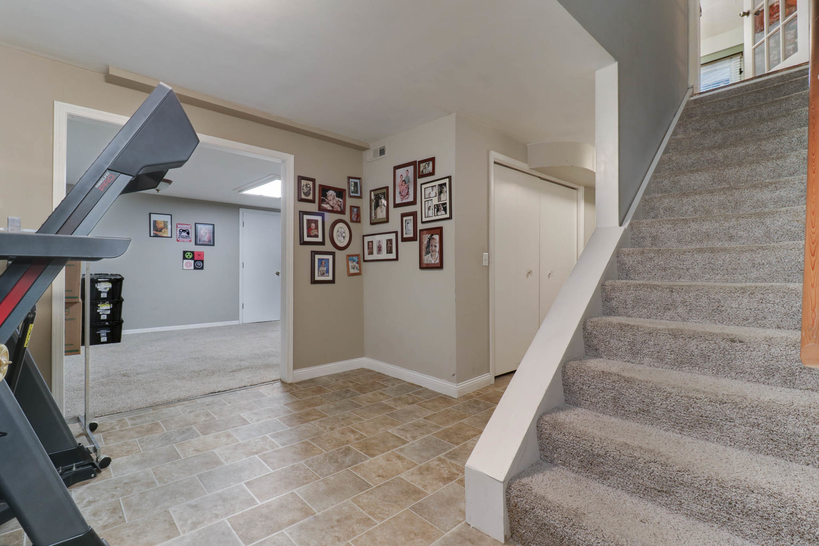 1608 Sweetbriar Drive, Bloomington, IL 61701