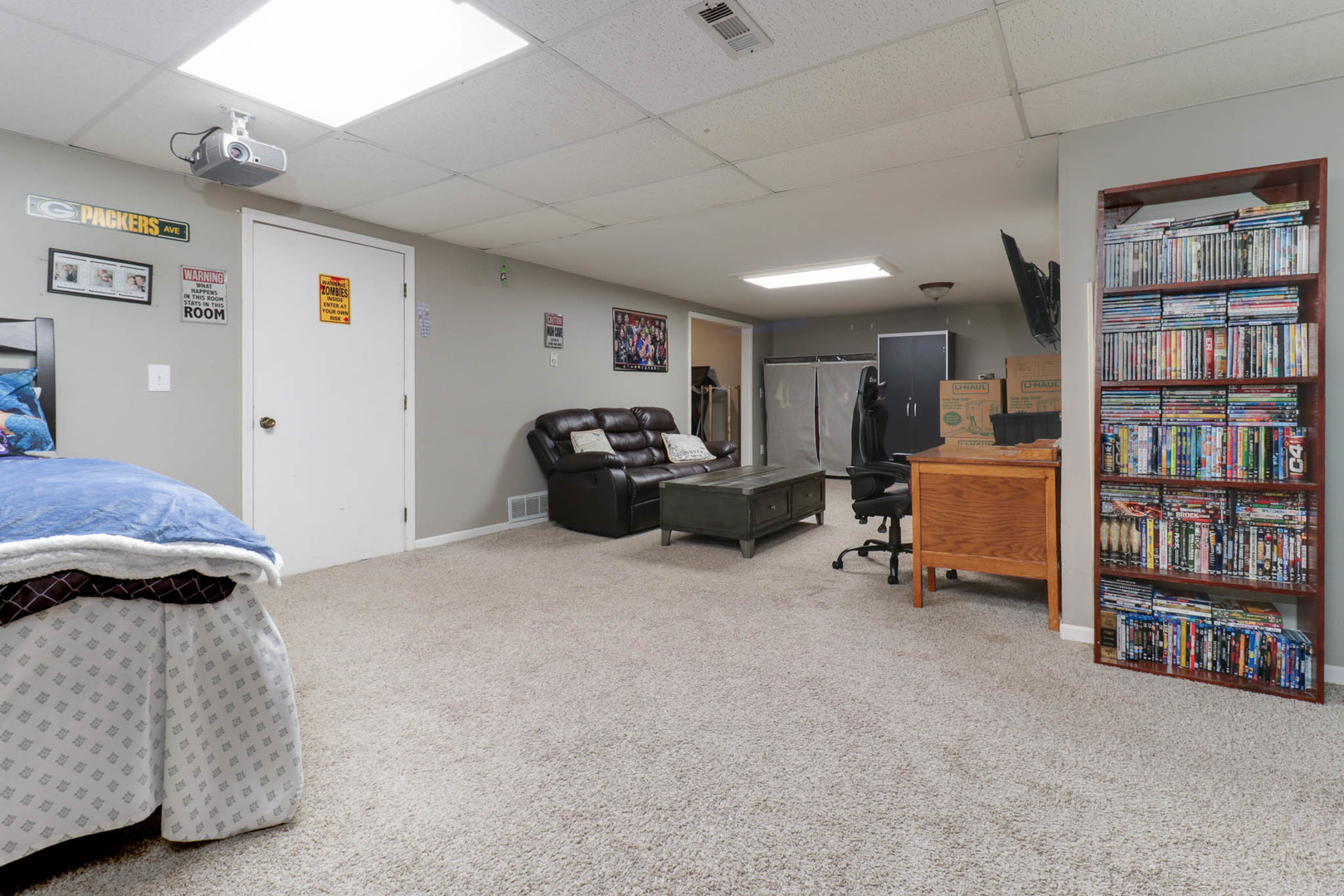 1608 Sweetbriar Drive, Bloomington, IL 61701