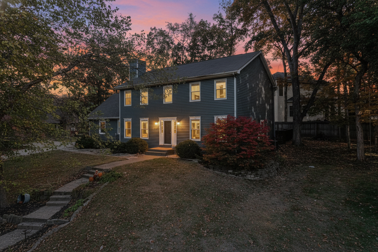 1608 Sweetbriar Drive, Bloomington, IL 61701