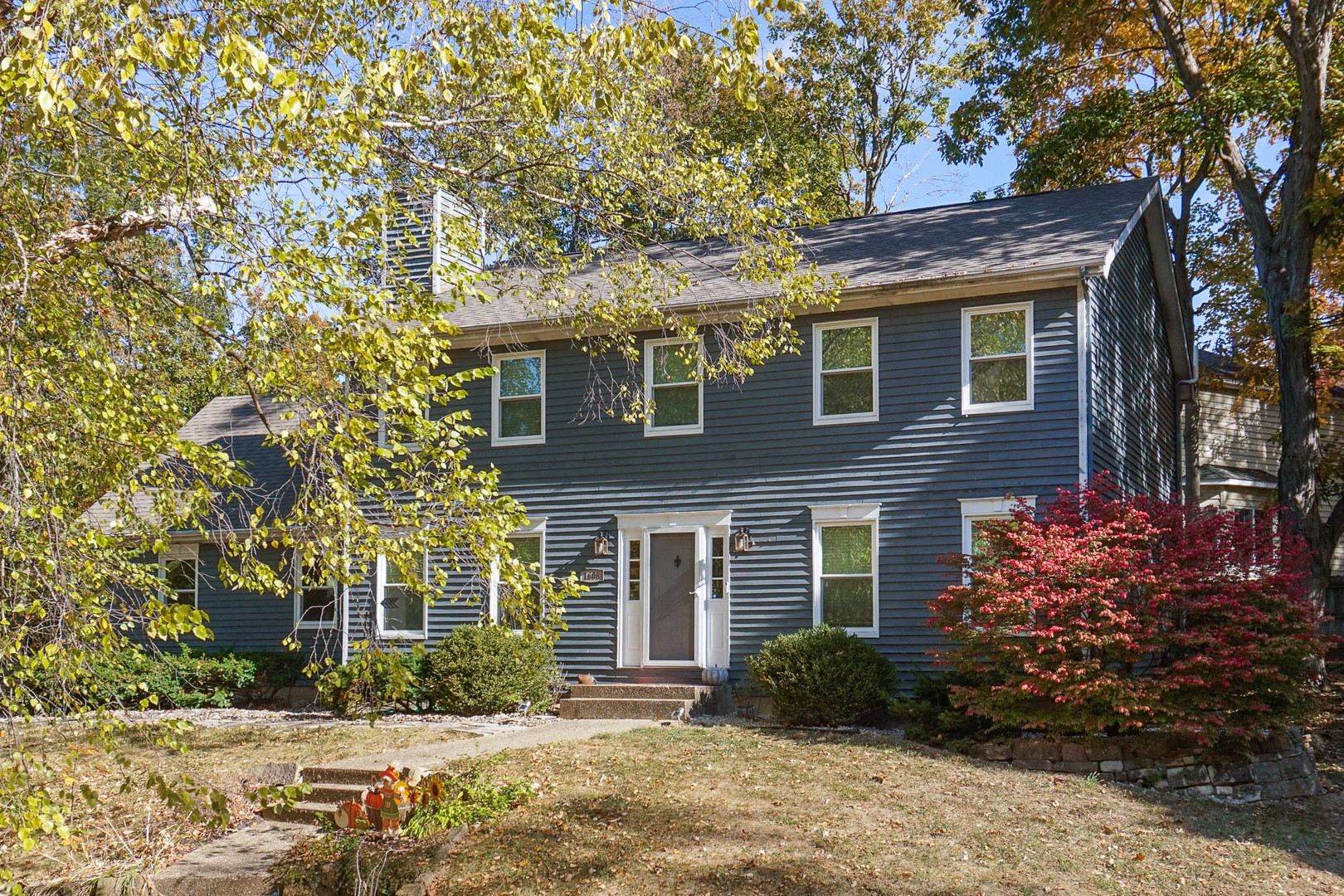 1608 Sweetbriar Drive, Bloomington, IL 61701