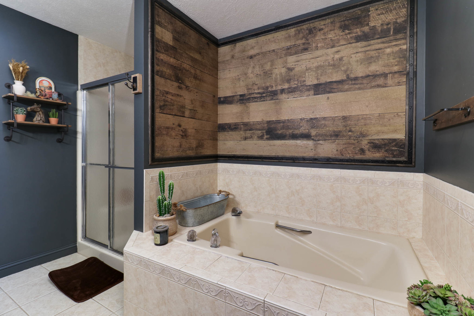 1608 Sweetbriar Drive, Bloomington, IL 61701