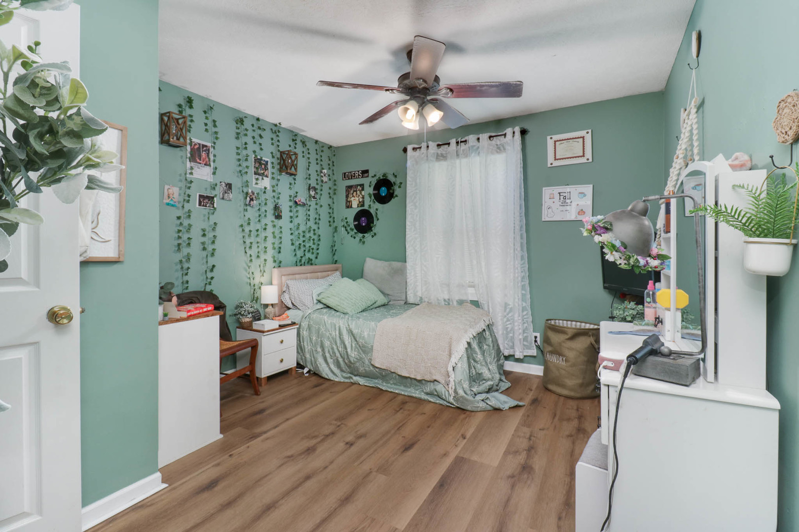 1608 Sweetbriar Drive, Bloomington, IL 61701