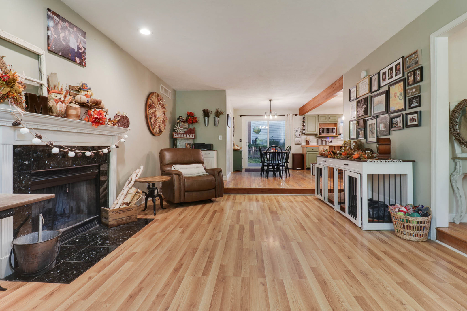 1608 Sweetbriar Drive, Bloomington, IL 61701