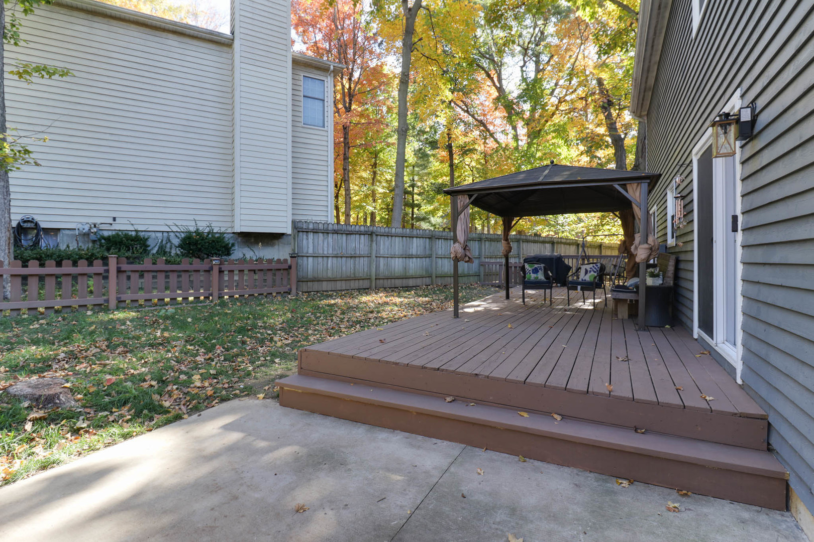 1608 Sweetbriar Drive, Bloomington, IL 61701