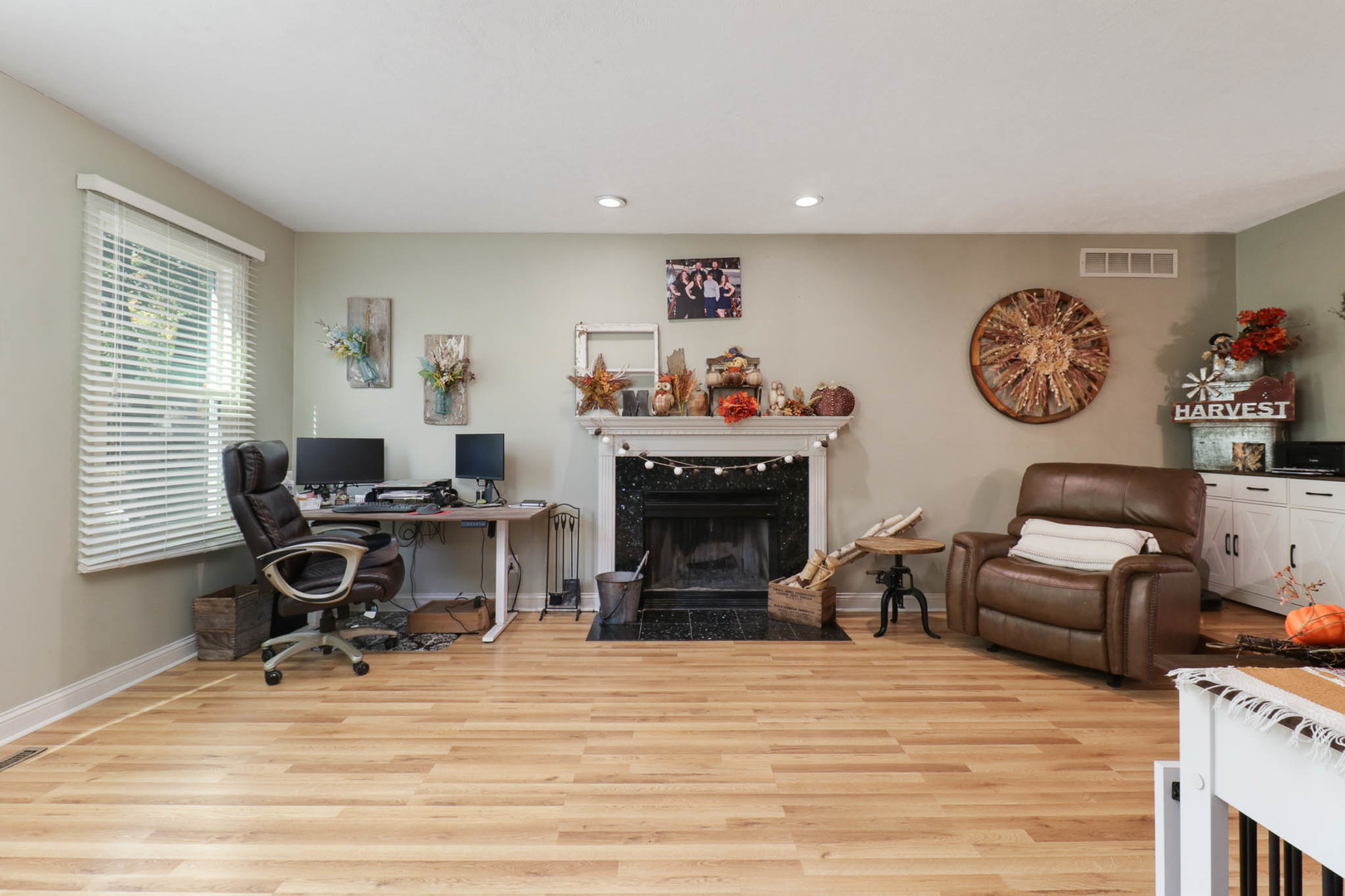 1608 Sweetbriar Drive, Bloomington, IL 61701