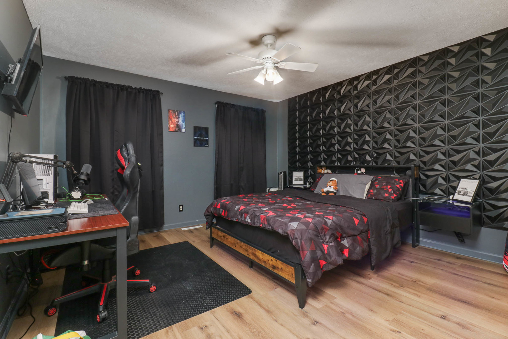 1608 Sweetbriar Drive, Bloomington, IL 61701