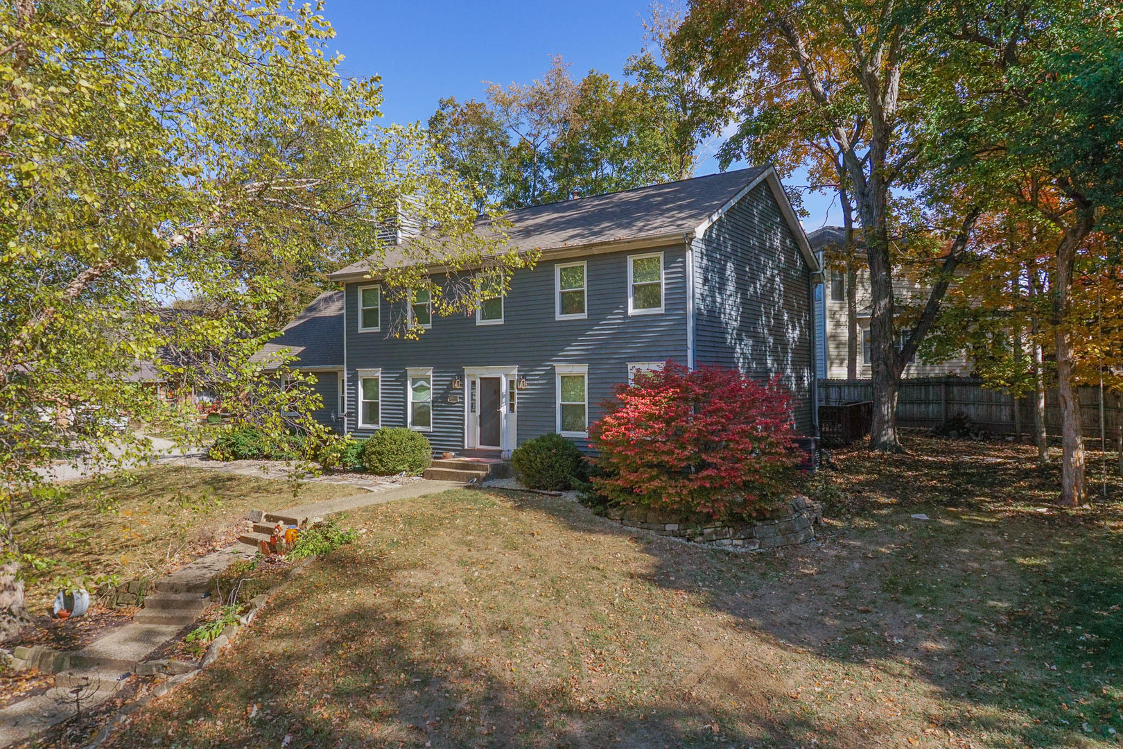 1608 Sweetbriar Drive, Bloomington, IL 61701