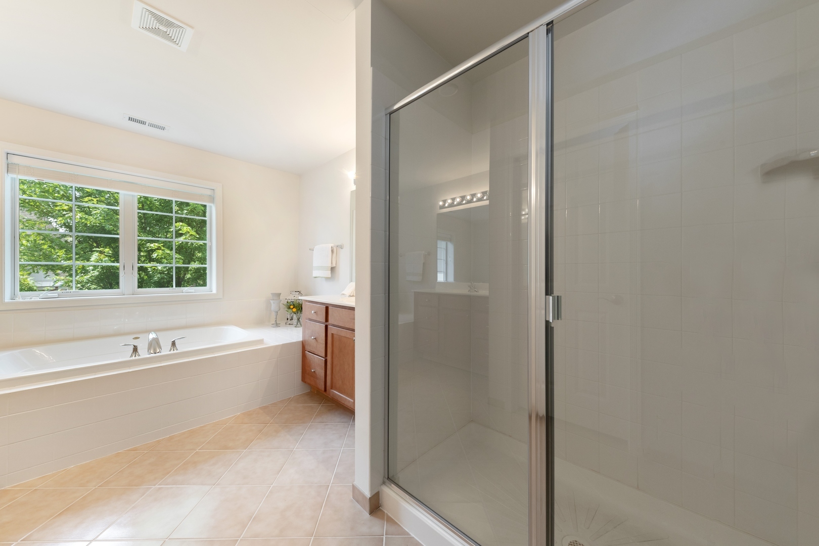 146 Paxton Road #4, Bloomingdale, IL 60108