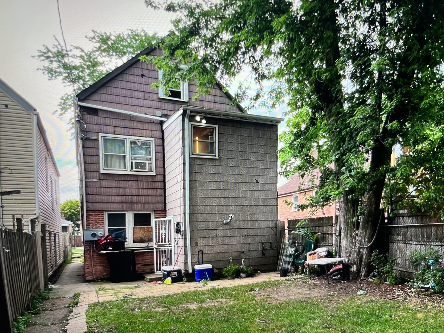 2050 W 52nd Street, Chicago, IL 60609