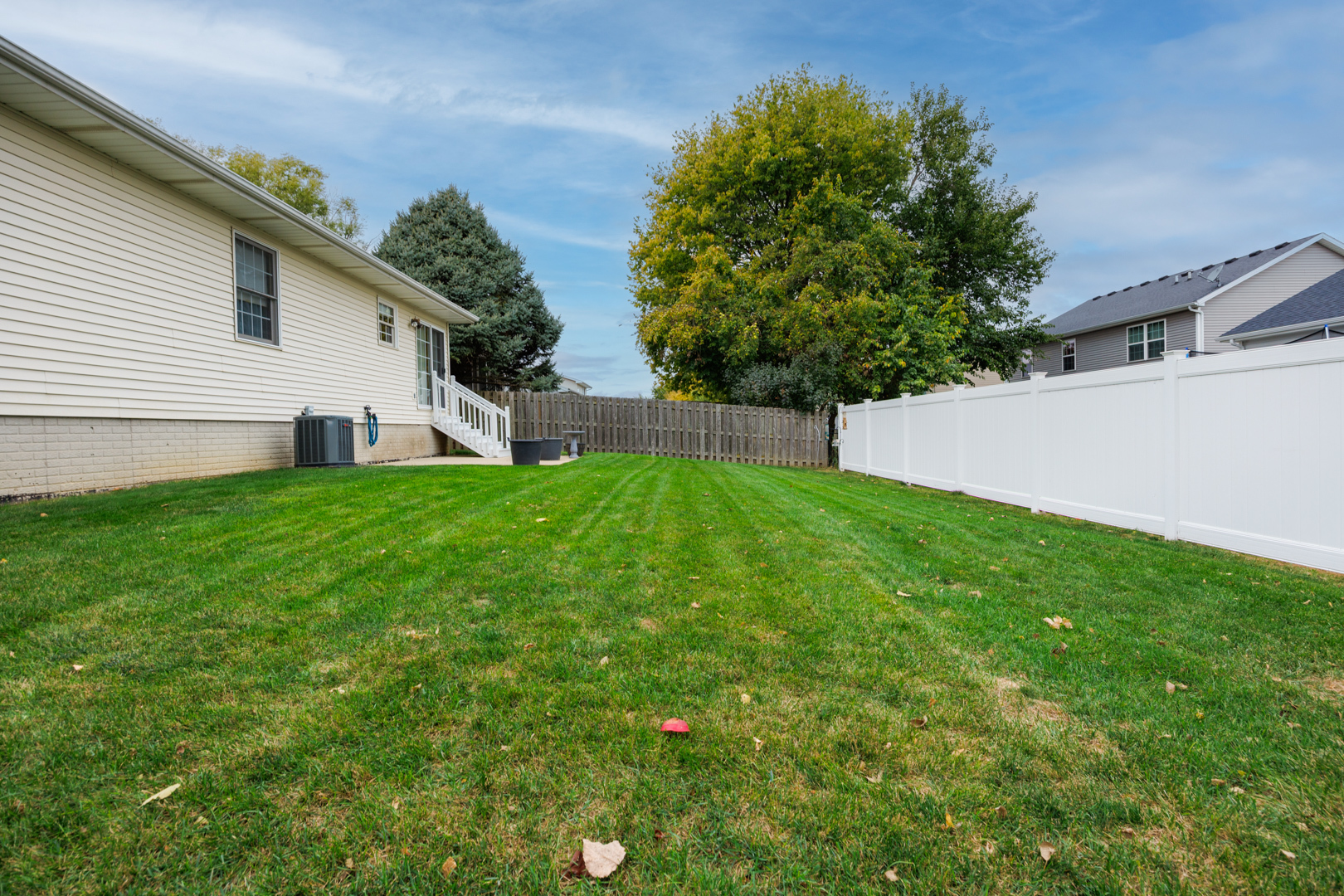 2803 Binghampton Lane, Bloomington, IL 61705