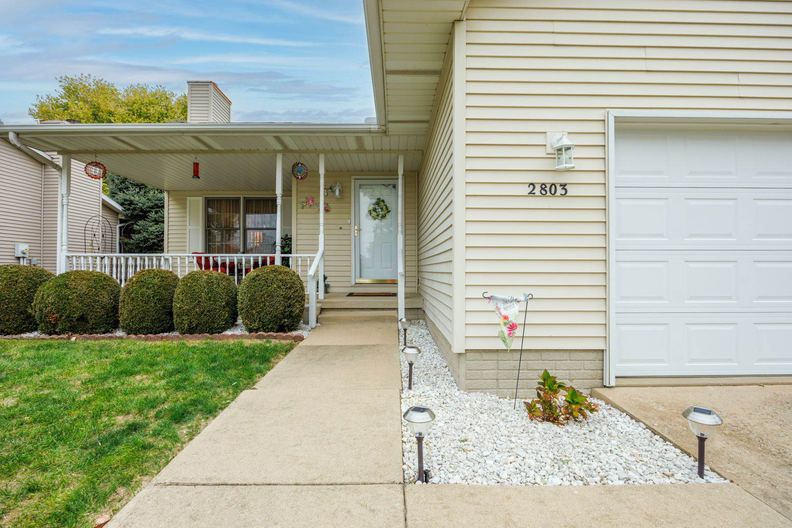 2803 Binghampton Lane, Bloomington, IL 61705