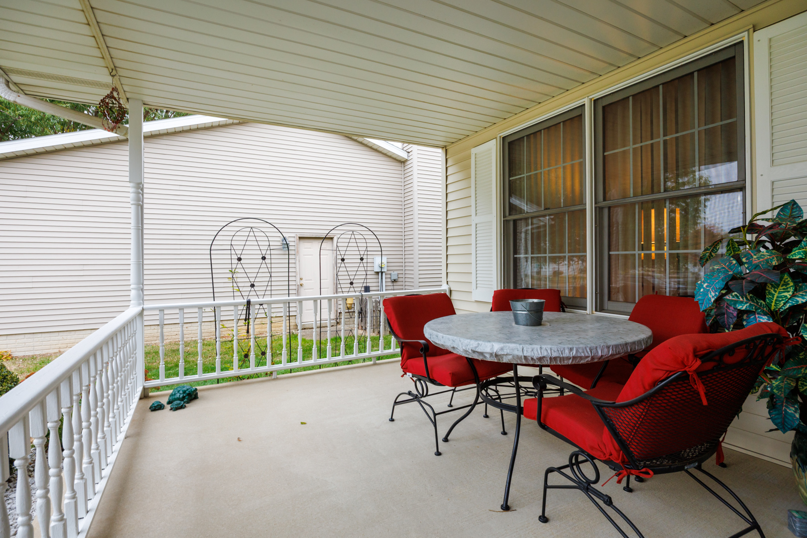 2803 Binghampton Lane, Bloomington, IL 61705