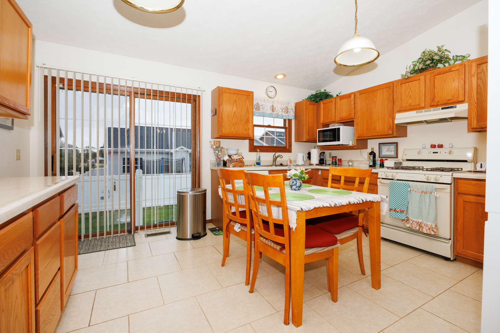 2803 Binghampton Lane, Bloomington, IL 61705