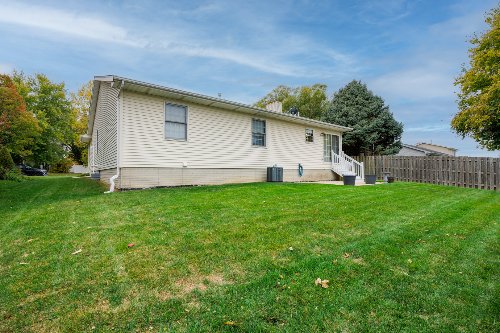 2803 Binghampton Lane, Bloomington, IL 61705