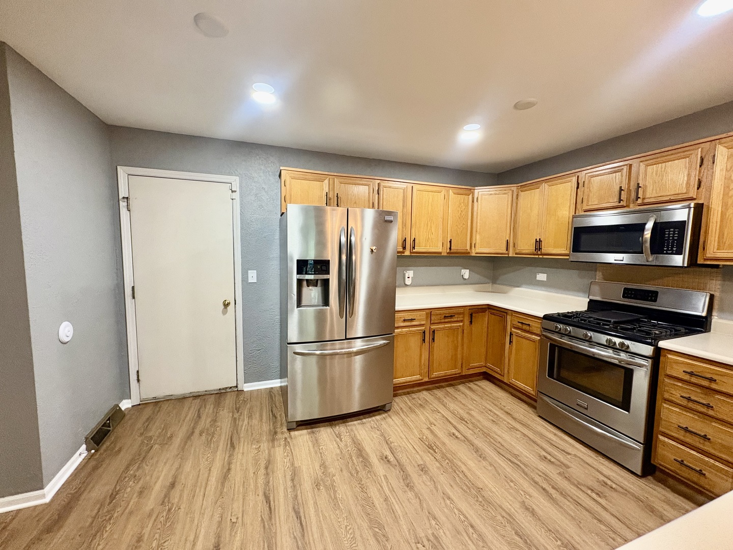 213 Pamela Drive, Bolingbrook, IL 60440