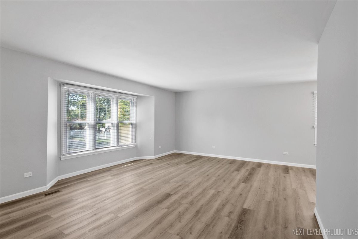 550 Piccadilly Lane, Bolingbrook, IL 60440