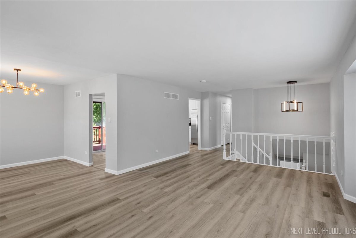 550 Piccadilly Lane, Bolingbrook, IL 60440