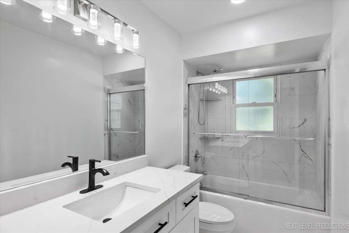 550 Piccadilly Lane, Bolingbrook, IL 60440