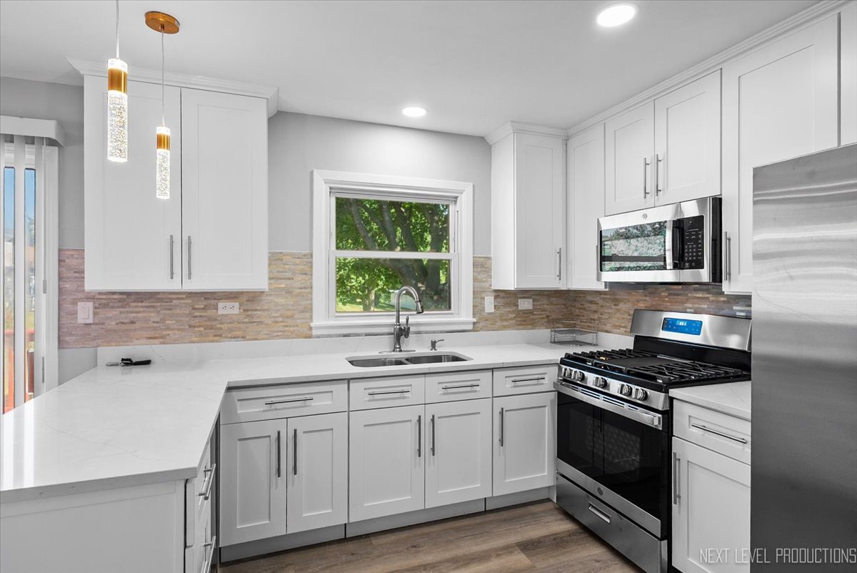 550 Piccadilly Lane, Bolingbrook, IL 60440