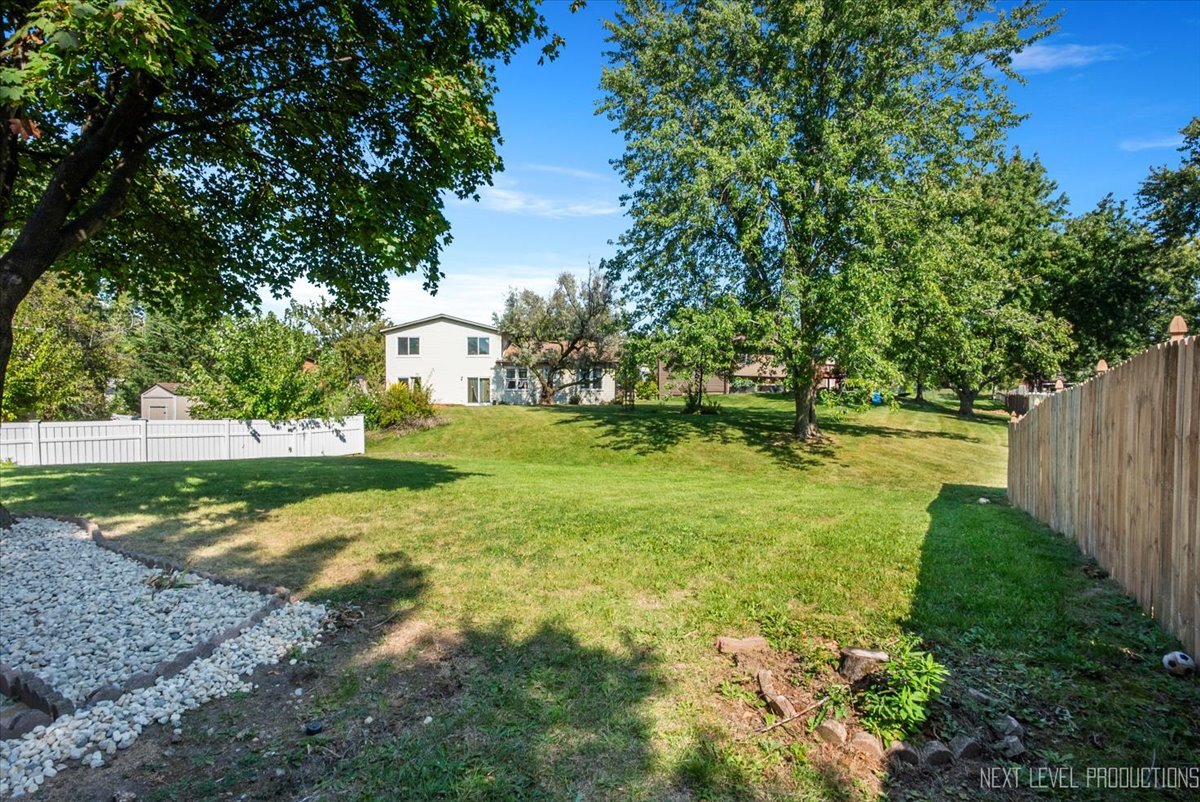 550 Piccadilly Lane, Bolingbrook, IL 60440