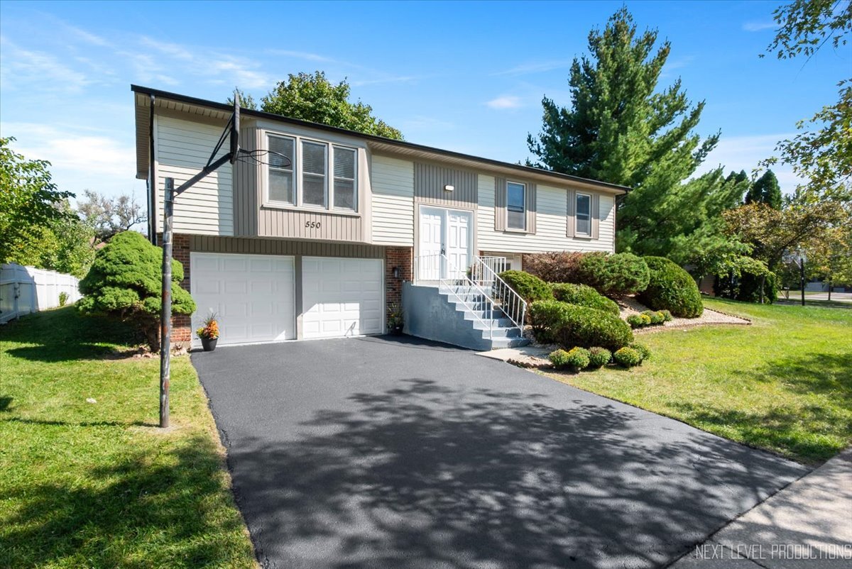 550 Piccadilly Lane, Bolingbrook, IL 60440