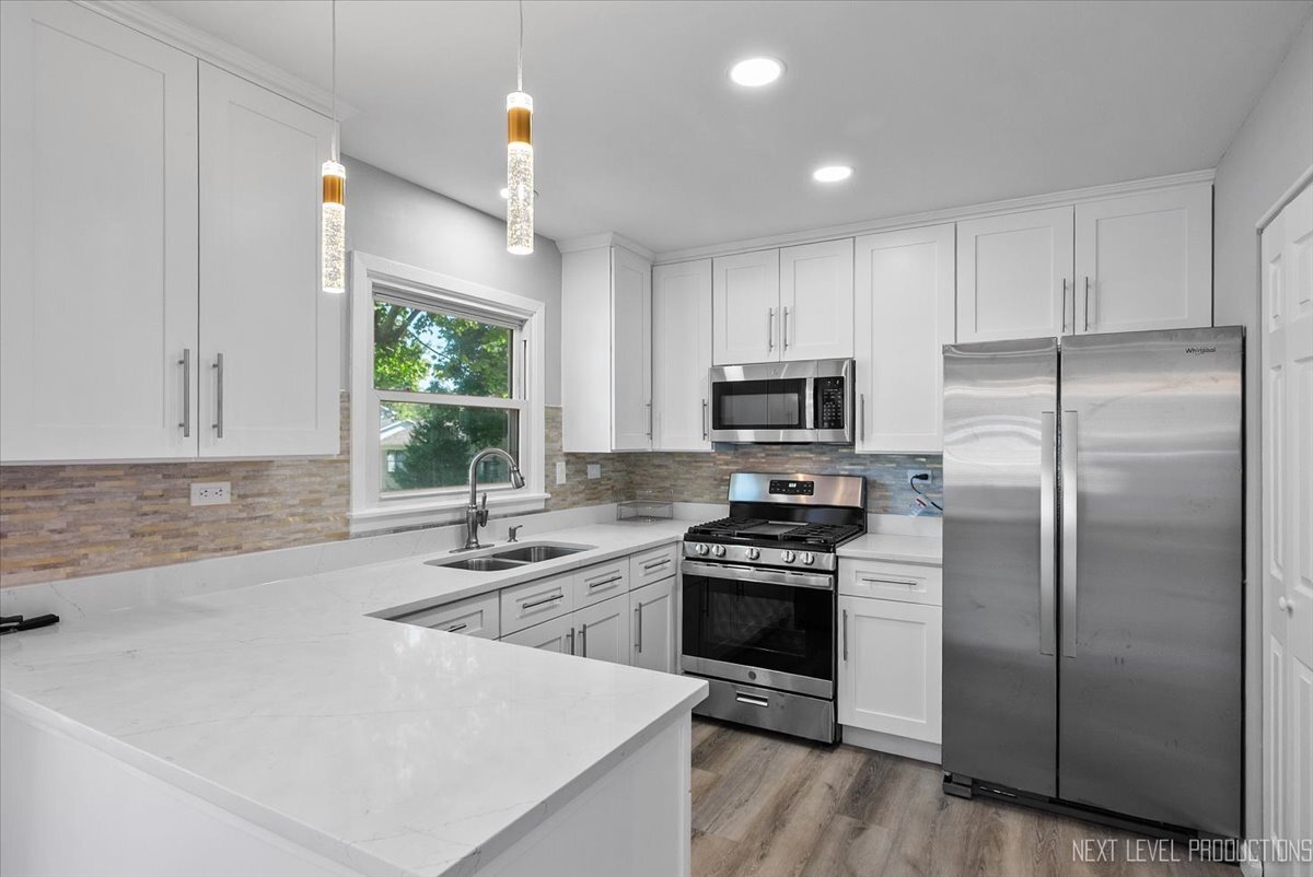 550 Piccadilly Lane, Bolingbrook, IL 60440