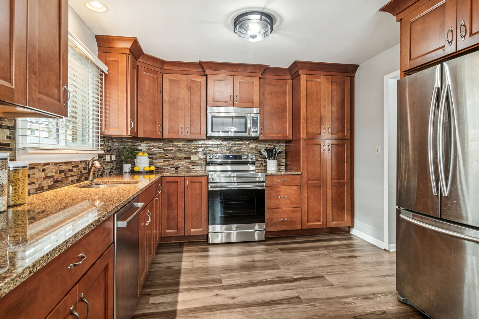 1115 E Orchard Street, Arlington Heights, IL 60005