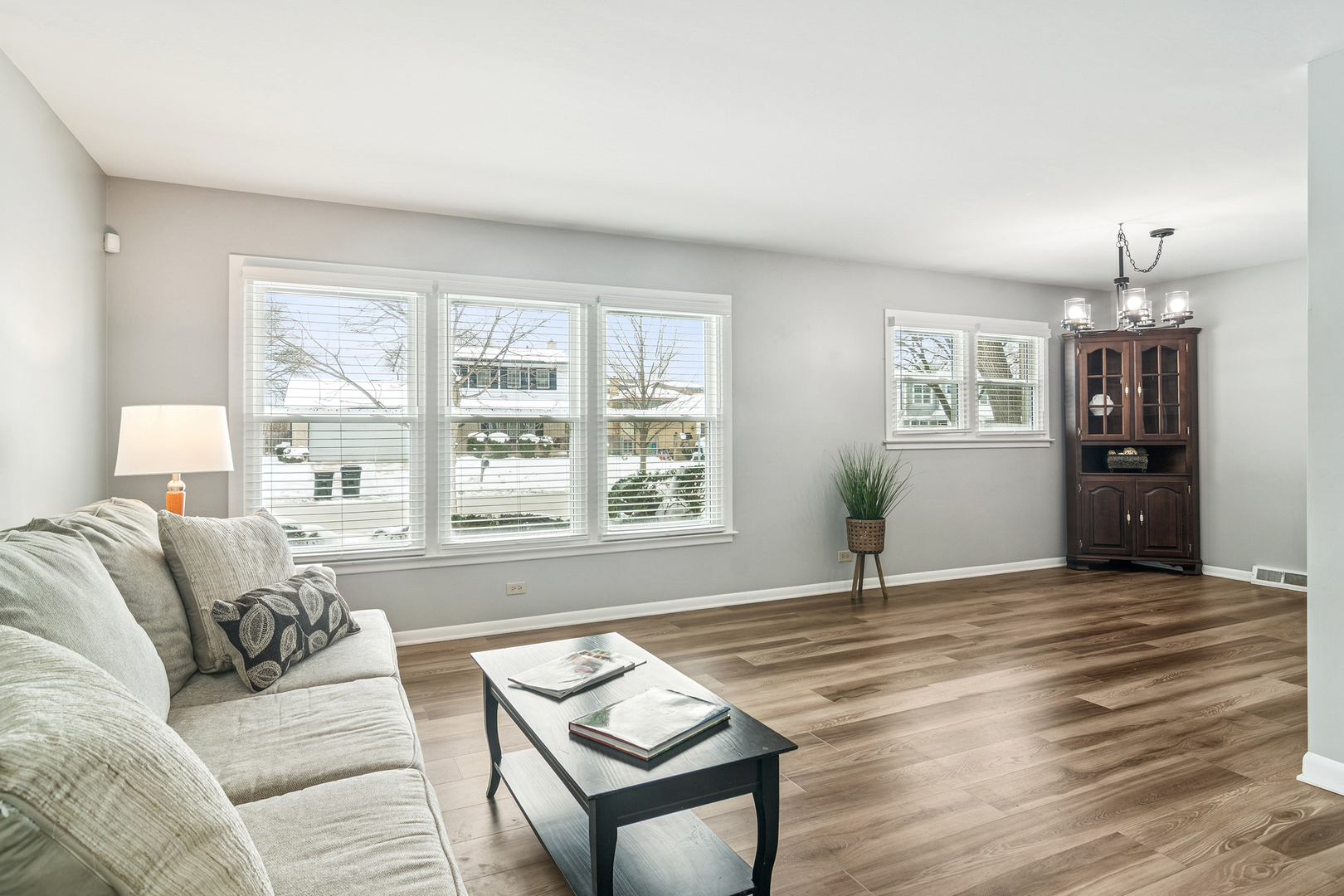 1115 E Orchard Street, Arlington Heights, IL 60005