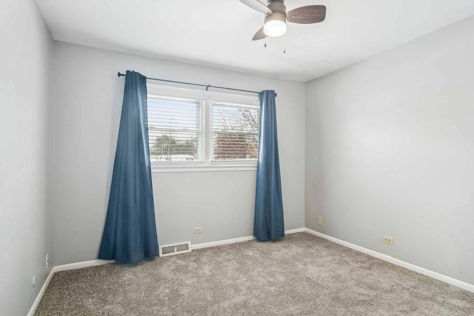 1115 E Orchard Street, Arlington Heights, IL 60005